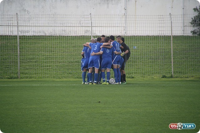 ספגו תבוסה. שחקני הפועל נהריה (אבי פפיס)